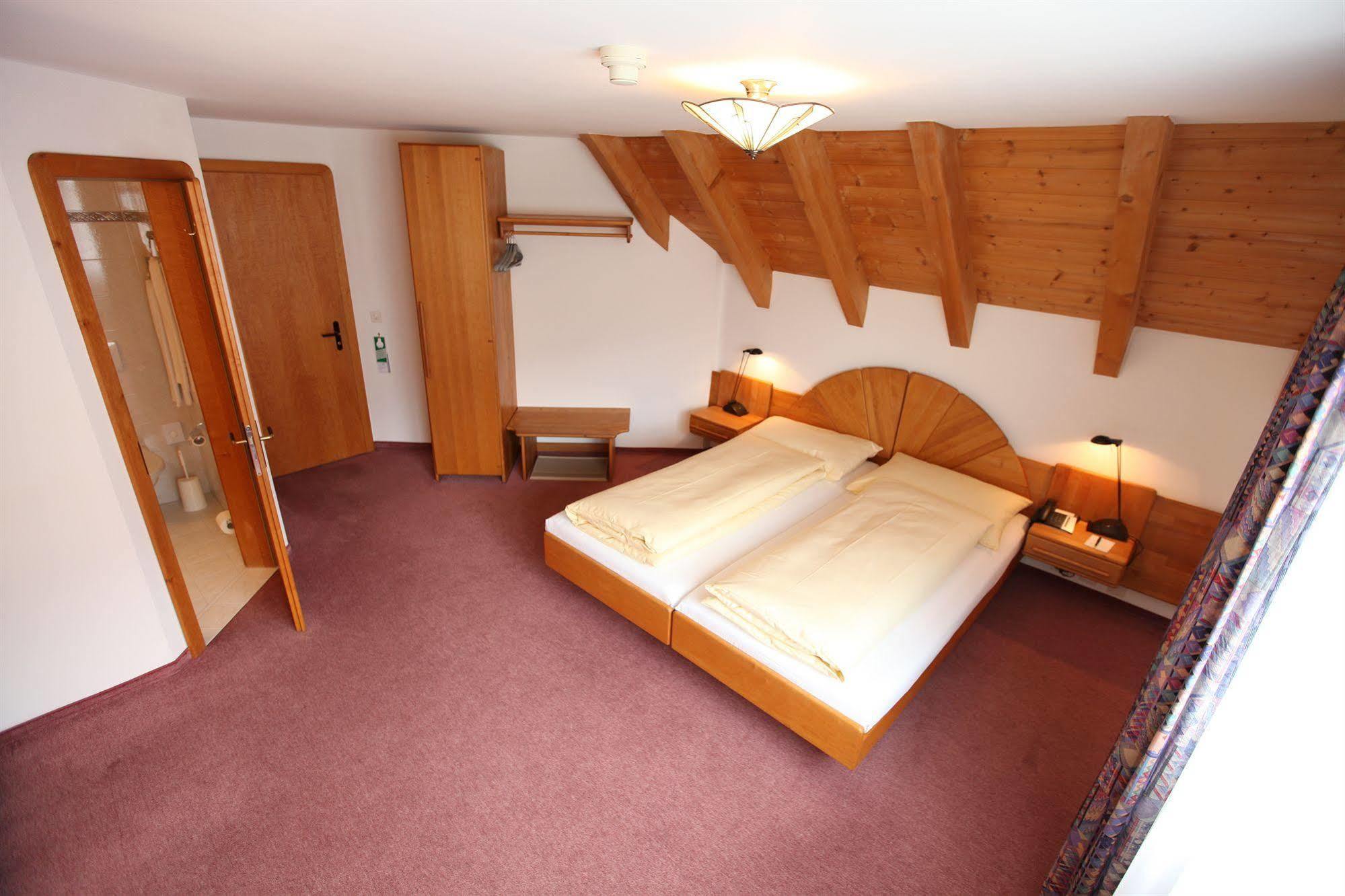 Typically Swiss Hotel Altana Scuol Exterior photo