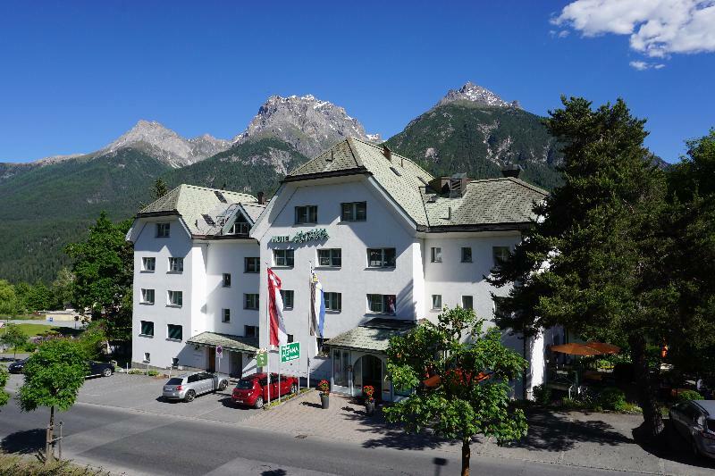 Typically Swiss Hotel Altana Scuol Exterior photo